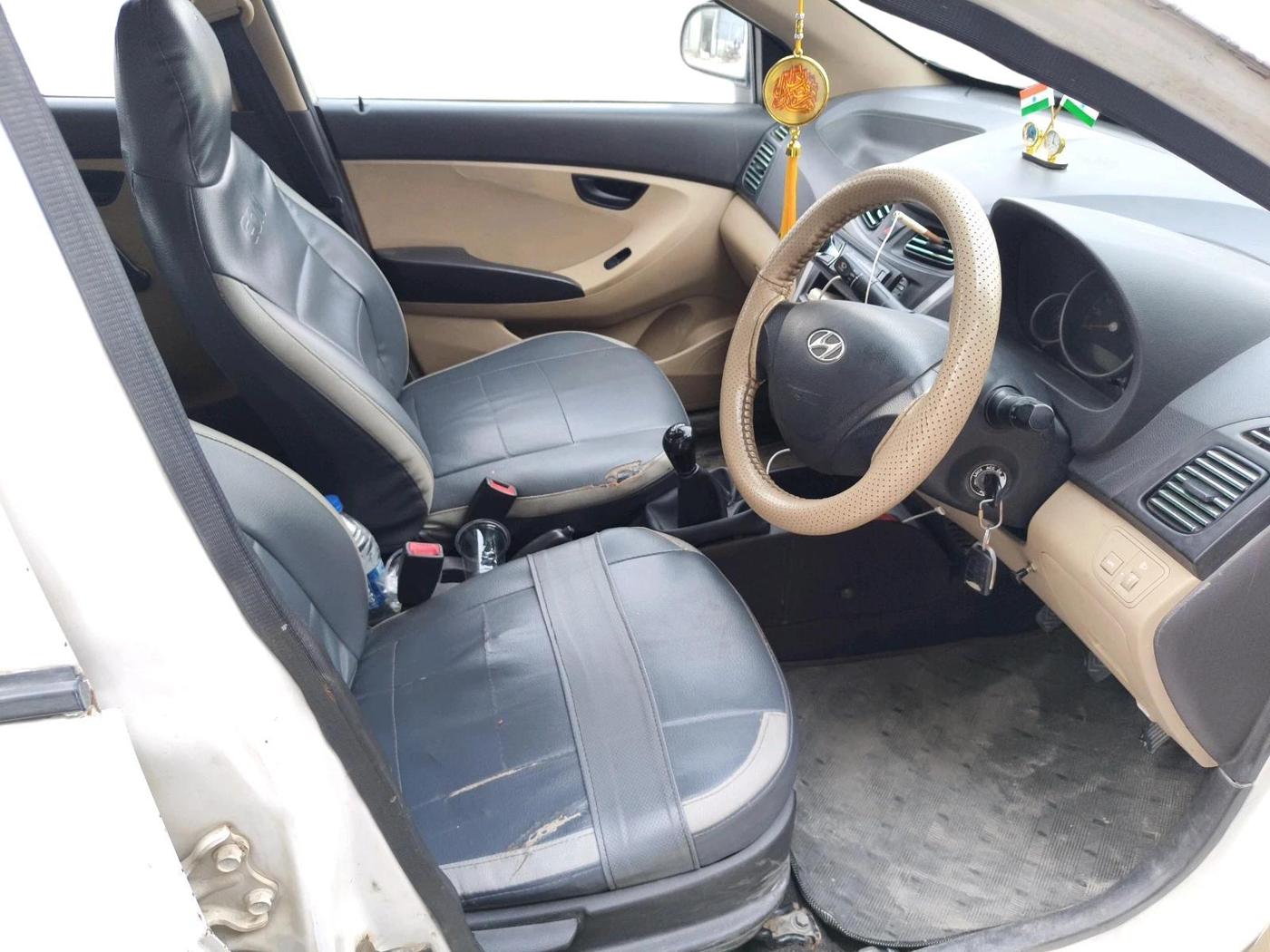 2012 Hyundai Eon MAGNA + LPG, Petrol, Manual, 1,35,984 km, interior