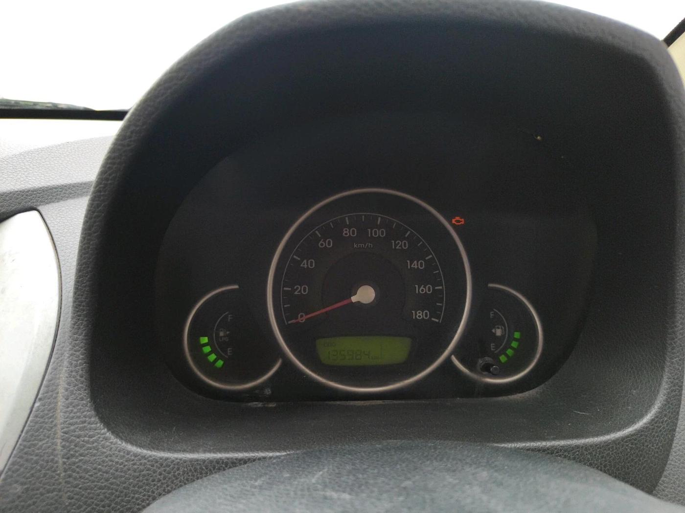 2012 Hyundai Eon MAGNA + LPG, Petrol, Manual, 1,35,984 km, interior
