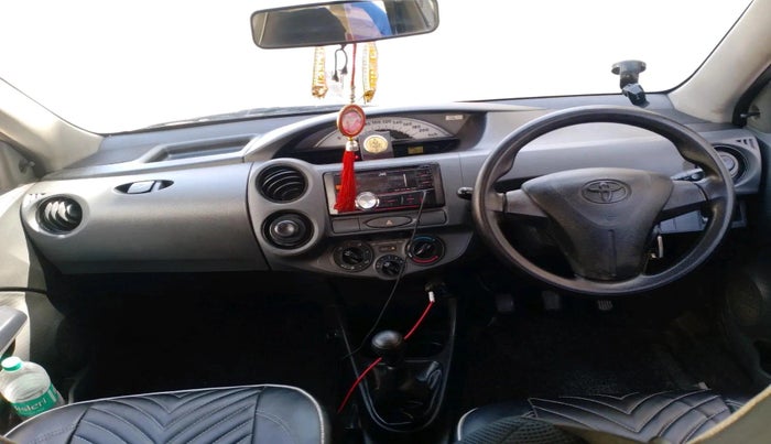 2012 Toyota Etios Liva G, Petrol, Manual, 84,373 km, interior