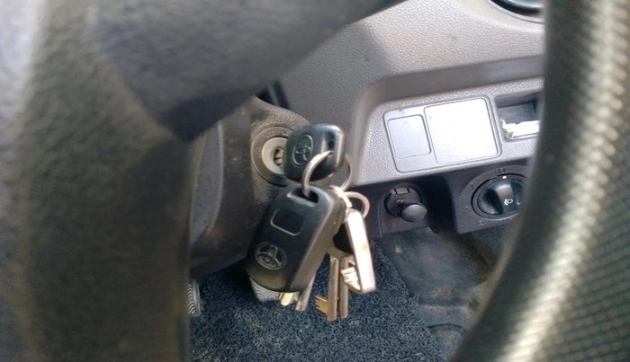 2012 Toyota Etios Liva G, Petrol, Manual, 84,373 km, interior