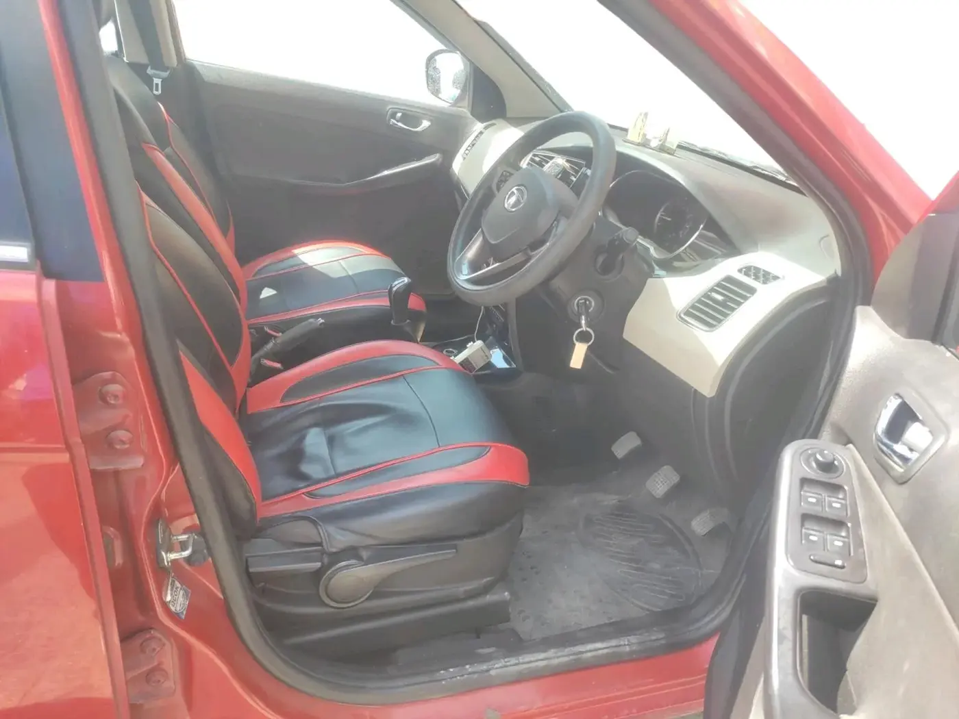 2015 Tata Zest XT PETROL, Petrol, Manual, 40,635 km, interior