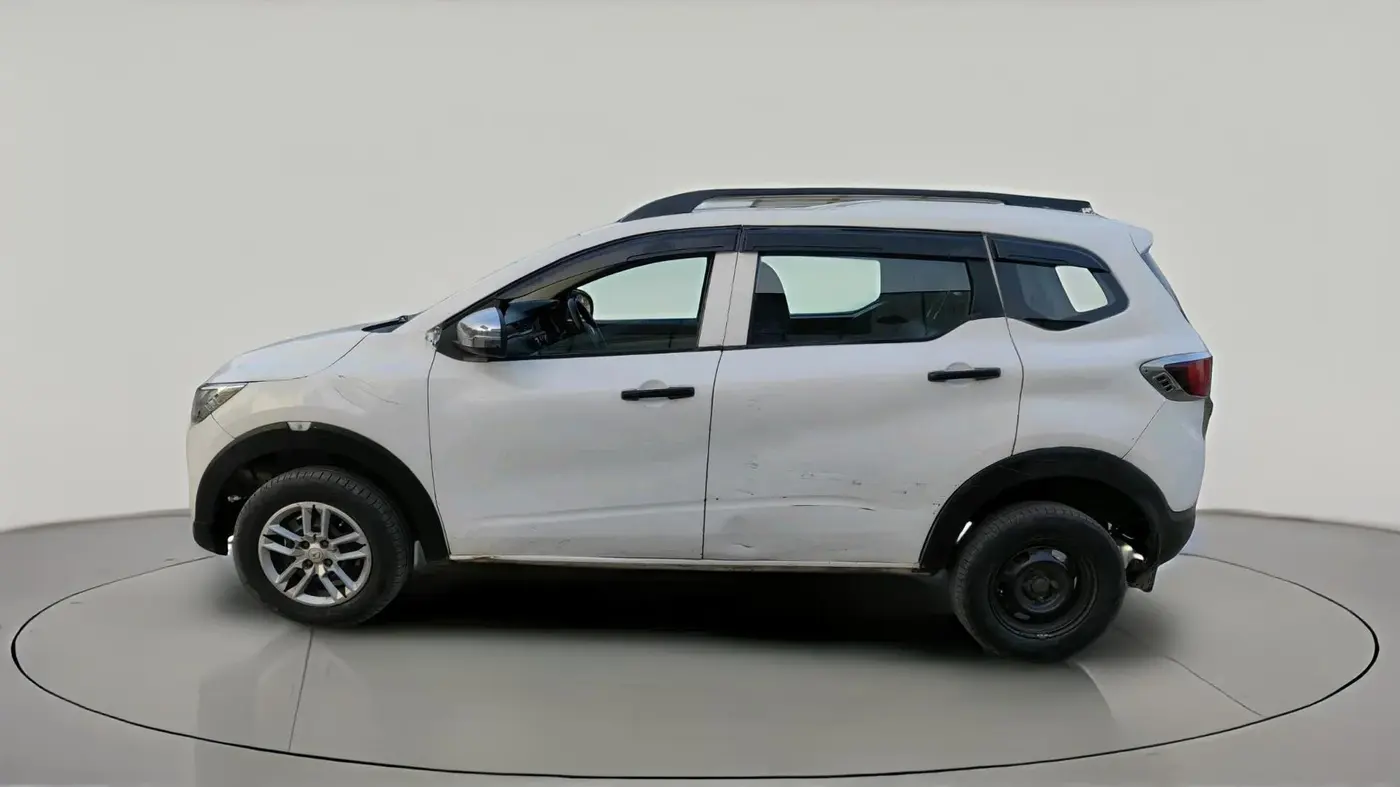 2022 Renault TRIBER RXL MT, Petrol, Manual, 3,62,562 km, exterior