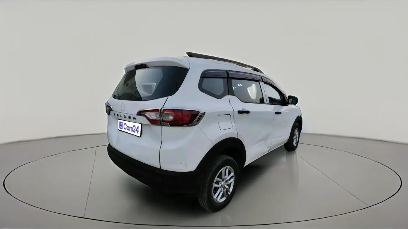 2022 Renault TRIBER RXL MT, Petrol, Manual, 3,62,562 km, exterior