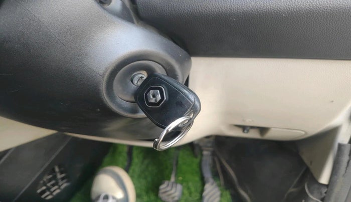 2022 Renault TRIBER RXL MT, Petrol, Manual, 3,62,562 km, interior