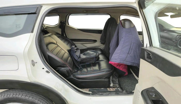 2022 Renault TRIBER RXL MT, Petrol, Manual, 3,62,562 km, interior