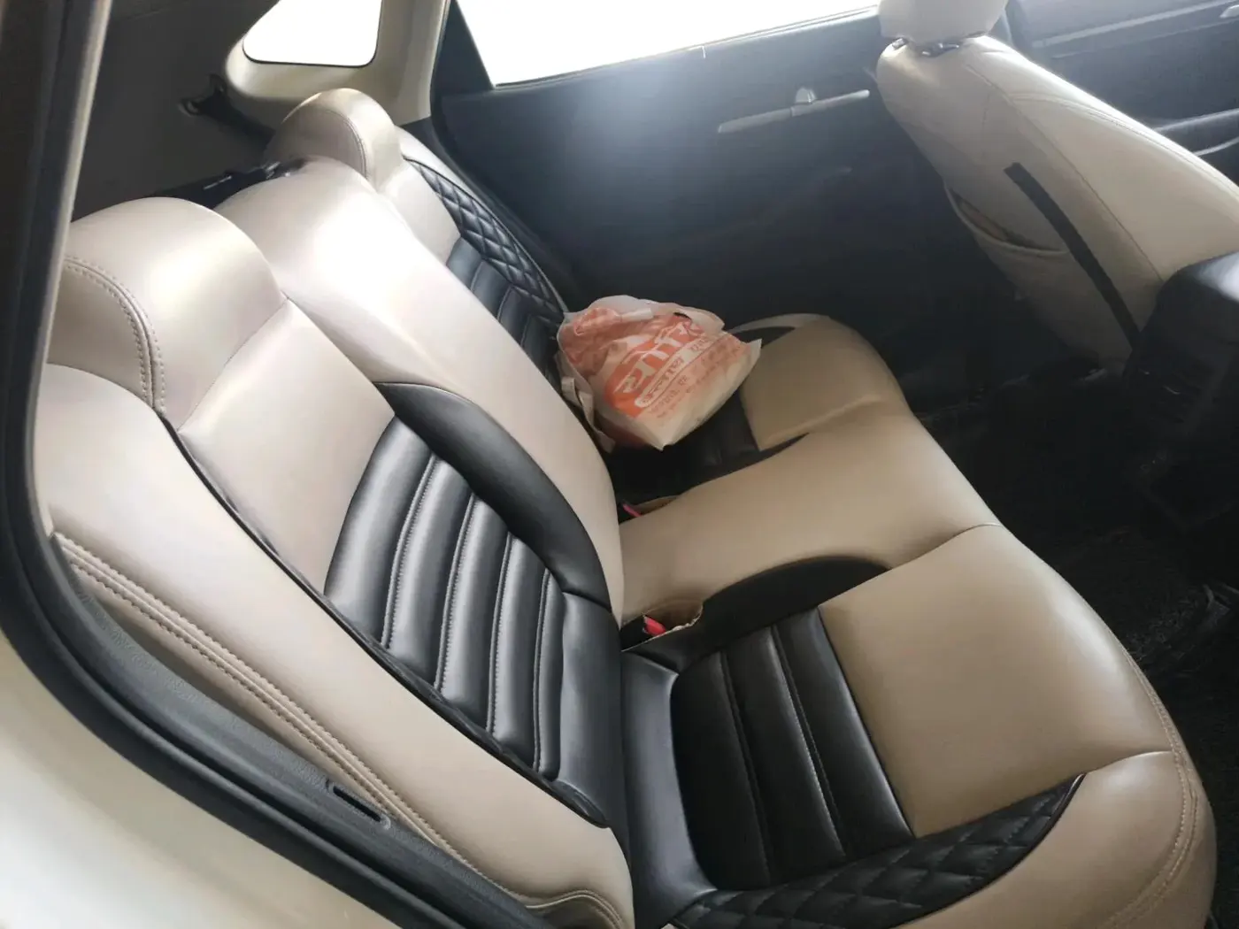 2024 KIA SELTOS  HTK PLUS 1.5 PETROL MT, Petrol, Manual, 27,314 km, interior