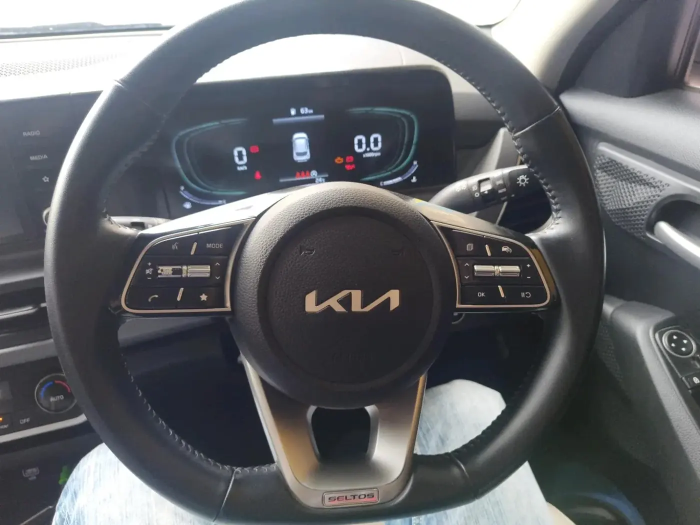 2024 KIA SELTOS  HTK PLUS 1.5 PETROL MT, Petrol, Manual, 27,314 km, interior