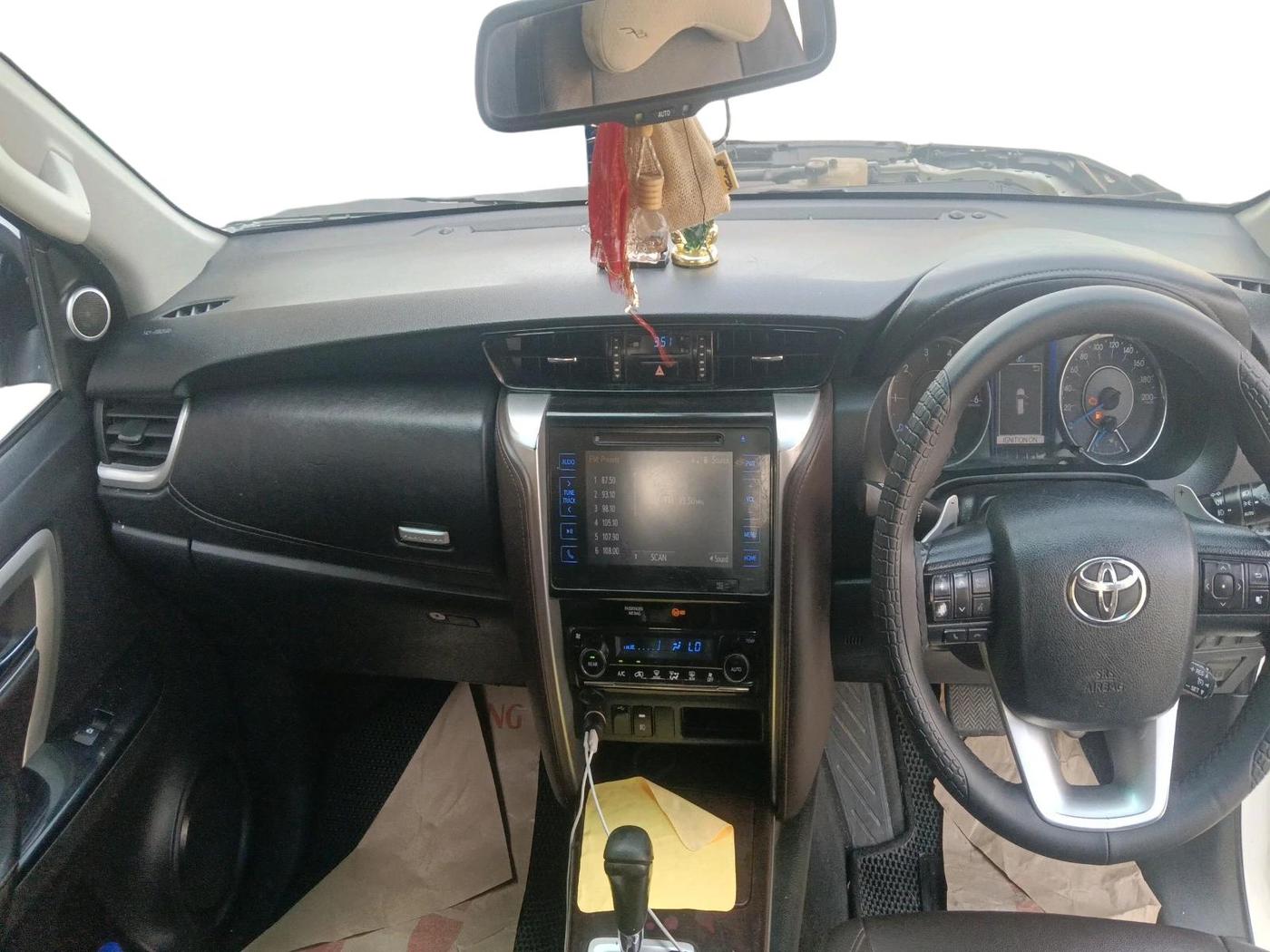 2019 Toyota Fortuner 2.8 4X2 AT, Diesel, Automatic, 1,54,071 km, interior