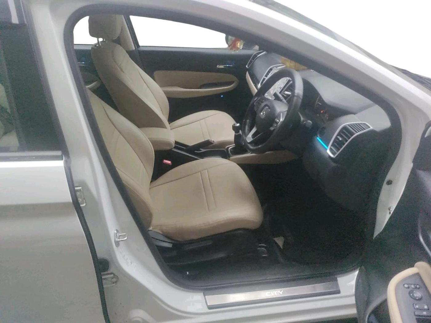 2025 Honda City 1.5L I-VTEC V, Petrol, Manual, 10,969 km, interior