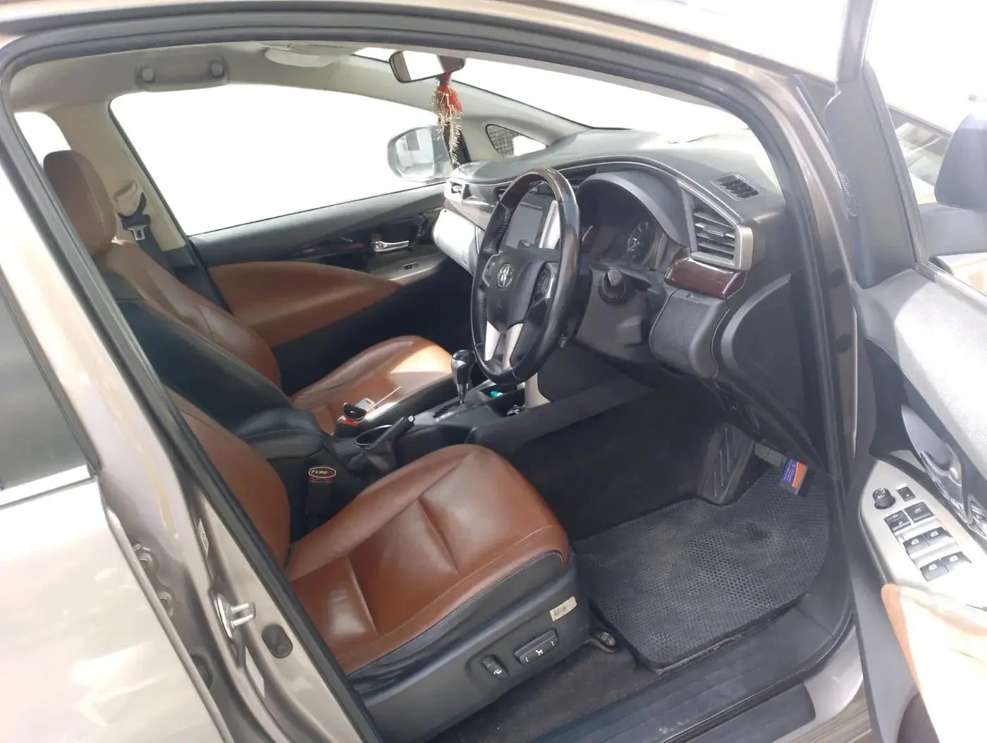 2016 Toyota Innova Crysta 2.8 ZX AT 7 STR, Diesel, Automatic, 86,290 km, interior