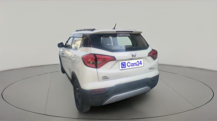 2022 Mahindra XUV300 W8 (O) 1.2 PETROL AMT, Petrol, Automatic, 7,901 km, exterior
