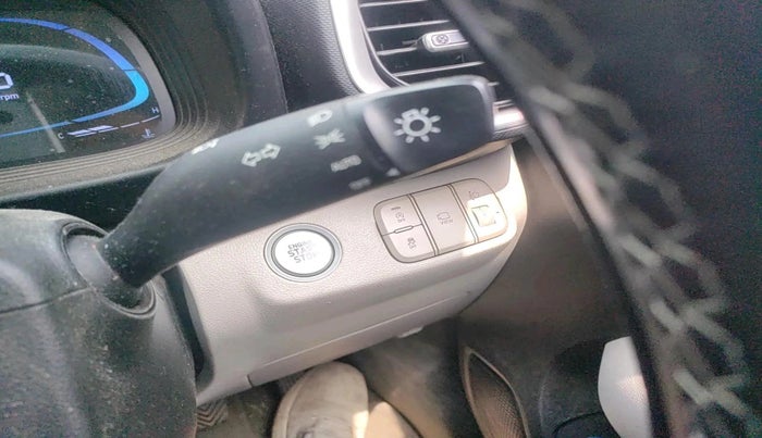 2024 Hyundai VENUE SX 1.2 PETROL, Petrol, Manual, 9,615 km, interior