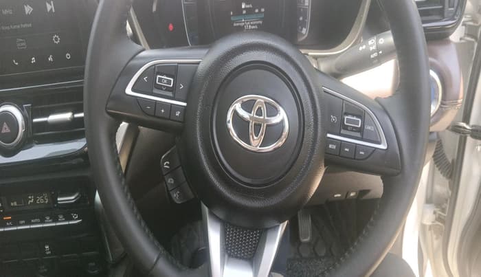 2025 Toyota URBAN CRUISER HYRYDER V HYBRID, Hybrid, Automatic, 14,961 km, interior