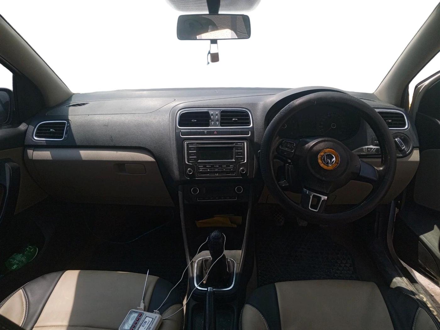 2013 Volkswagen Polo COMFORTLINE 1.2L PETROL, Petrol, Manual, 86,155 km, interior