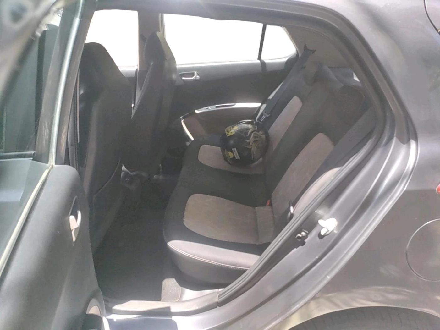 2015 Hyundai Grand i10 SPORTZ 1.2 KAPPA VTVT, Petrol, Manual, 68,807 km, interior
