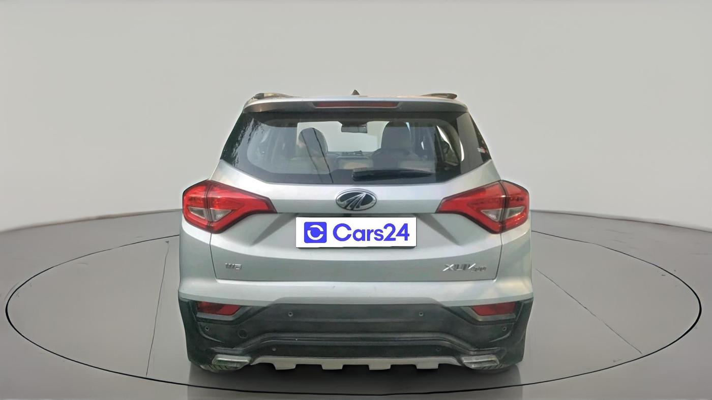 2021 Mahindra XUV300 W8 (O) 1.2 PETROL, Petrol, Manual, 92,641 km, exterior