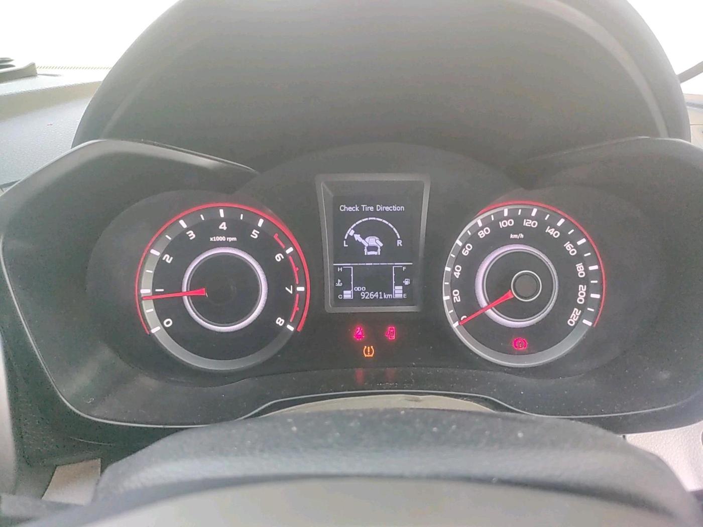 2021 Mahindra XUV300 W8 (O) 1.2 PETROL, Petrol, Manual, 92,641 km, interior