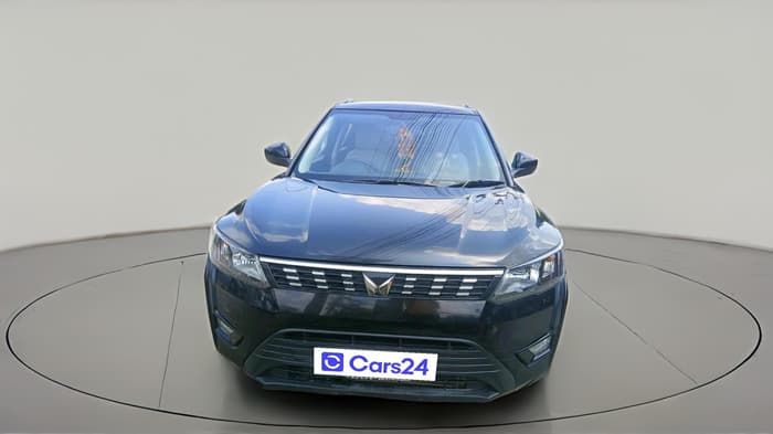 2023 Mahindra XUV300 W6 1.2 PETROL, Petrol, Manual, 39,013 km, exterior