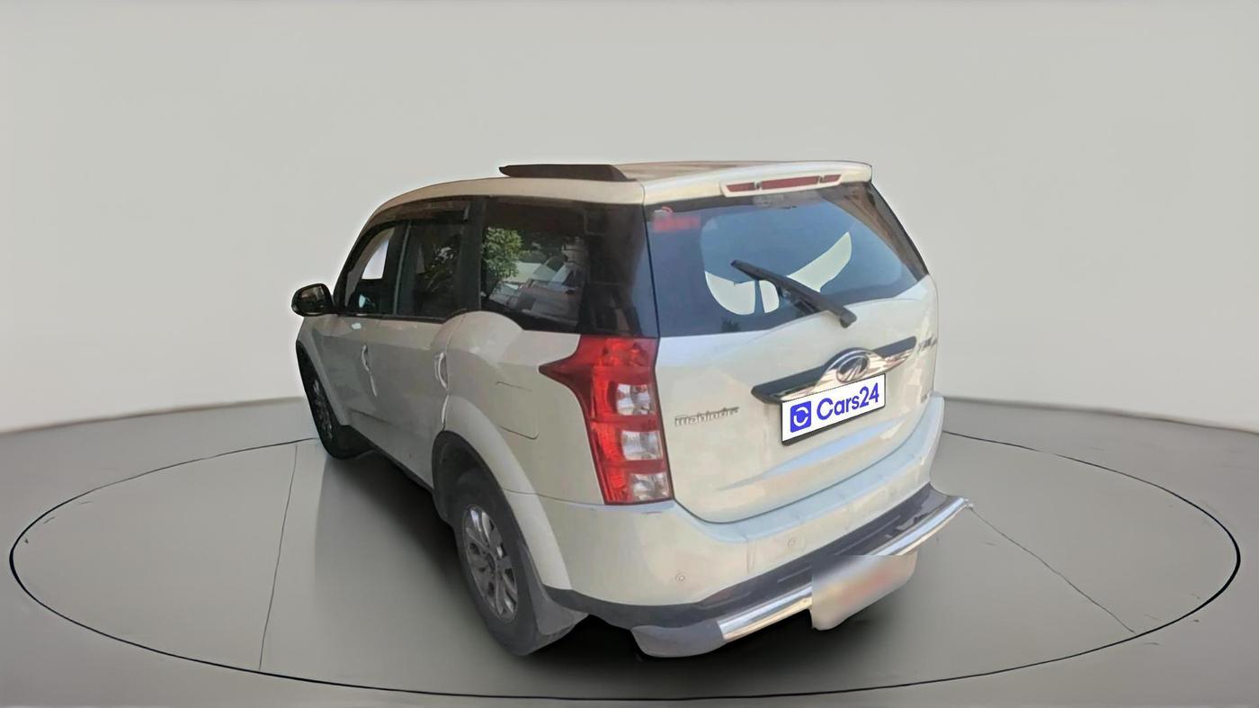2016 Mahindra XUV500 W10, Diesel, Manual, 50,714 km, exterior