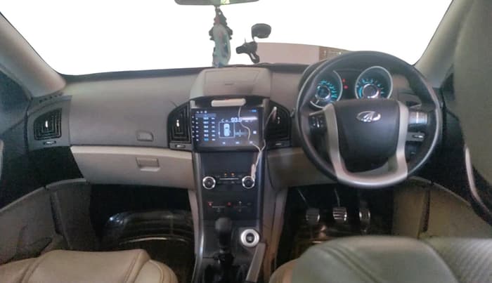 2016 Mahindra XUV500 W10, Diesel, Manual, 50,714 km, interior