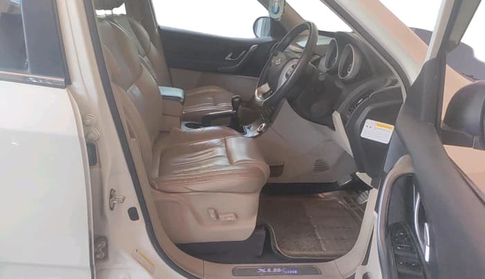 2016 Mahindra XUV500 W10, Diesel, Manual, 50,714 km, interior