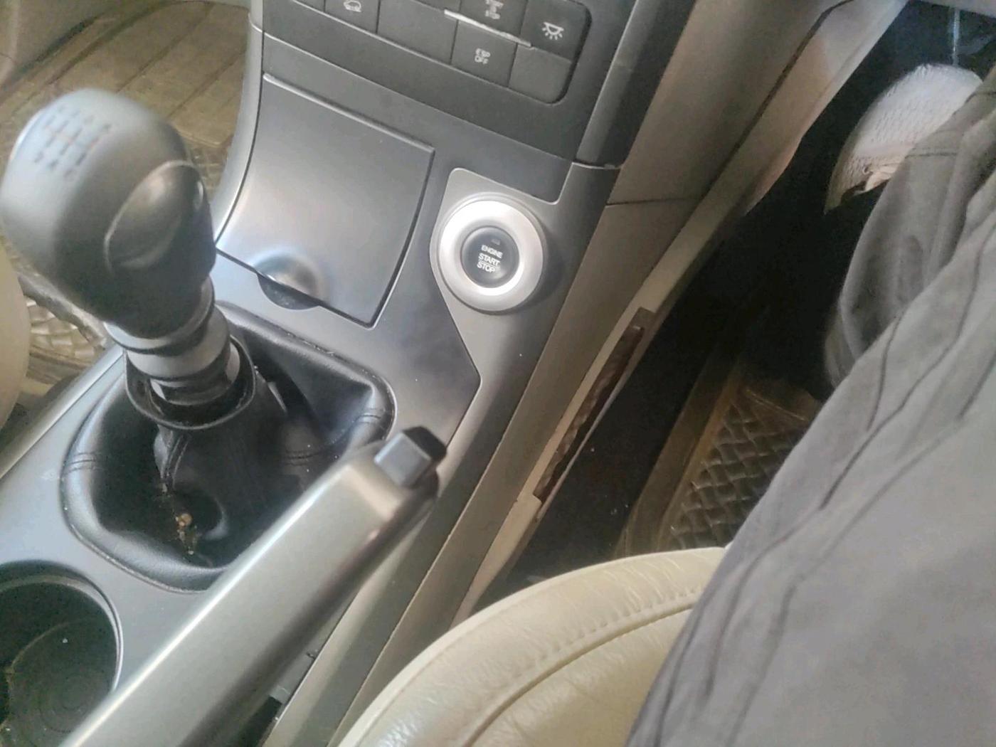 2016 Mahindra XUV500 W10, Diesel, Manual, 50,714 km, interior