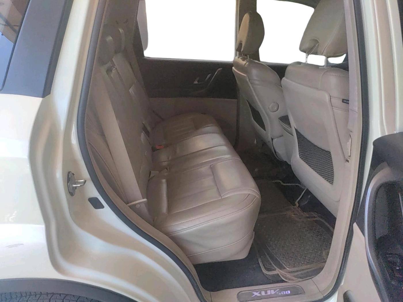 2016 Mahindra XUV500 W10, Diesel, Manual, 50,714 km, interior