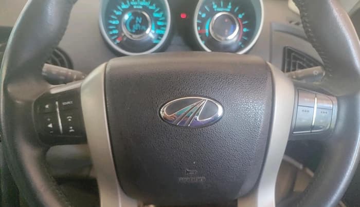 2016 Mahindra XUV500 W10, Diesel, Manual, 50,714 km, interior