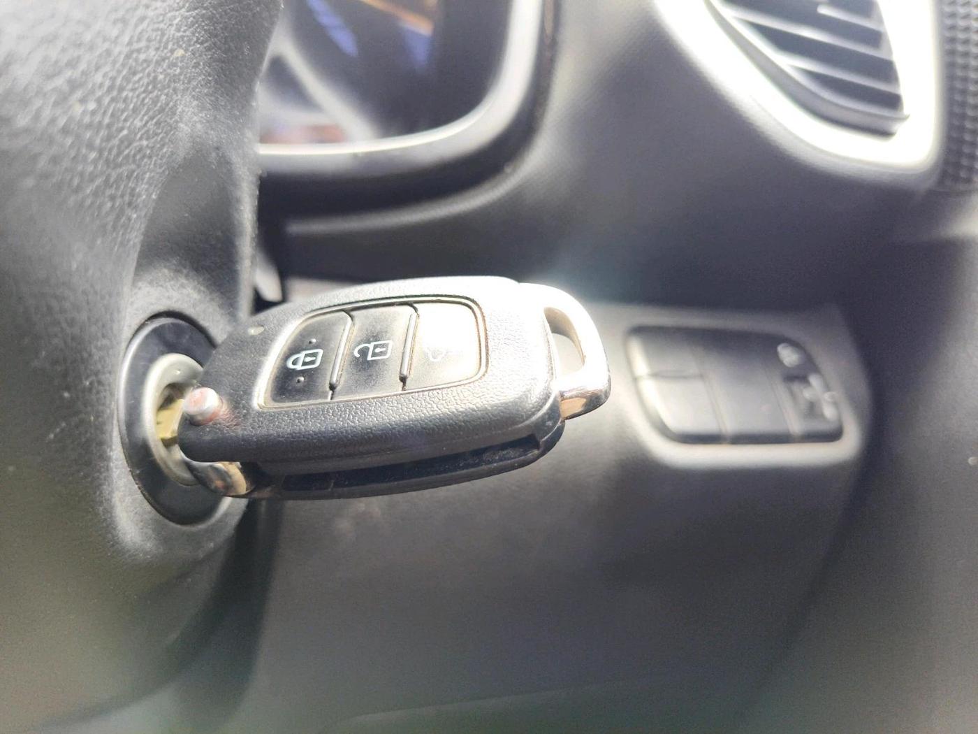 2021 Hyundai VENUE S 1.2, Petrol, Manual, 41,136 km, interior
