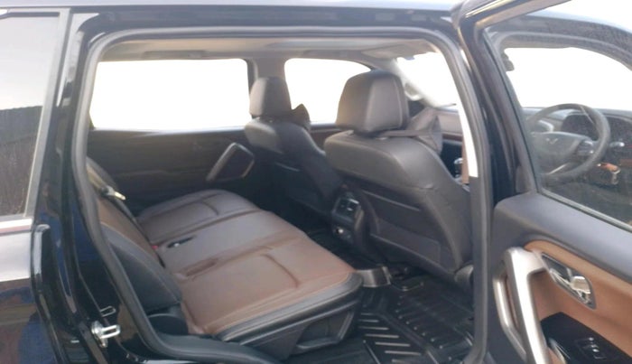 2025 Mahindra SCORPIO-N Z8 Select Petrol MT, Petrol, Manual, 3,886 km, interior