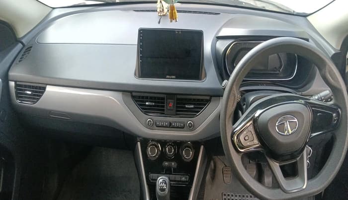 2021 Tata NEXON XM SUNROOF PETROL, Petrol, Manual, 27,343 km, interior