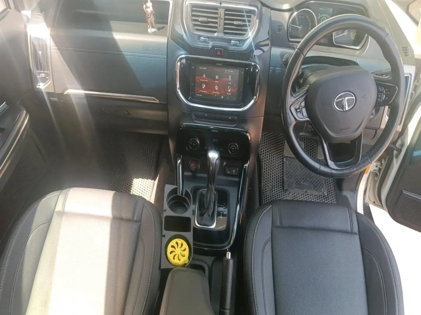 2019 Tata Hexa XTA 4X2 6 STR, Diesel, Automatic, 43,167 km, interior