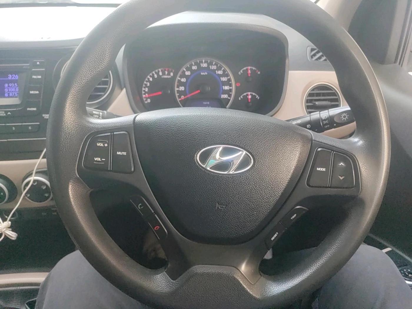 2016 Hyundai Grand i10 SPORTZ 1.2 KAPPA VTVT, Petrol, Manual, 83,750 km, interior