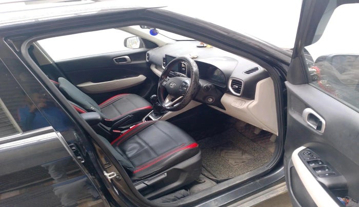 2023 Hyundai VENUE S(O) 1.2, Petrol, Manual, 36,684 km, interior