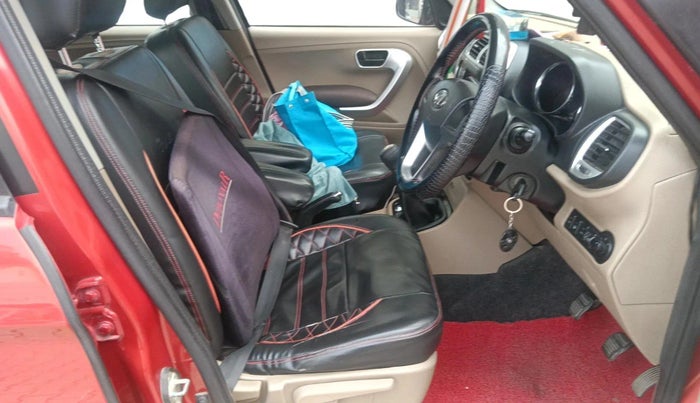 2018 Mahindra TUV300 T8, Diesel, Manual, 80,478 km, interior