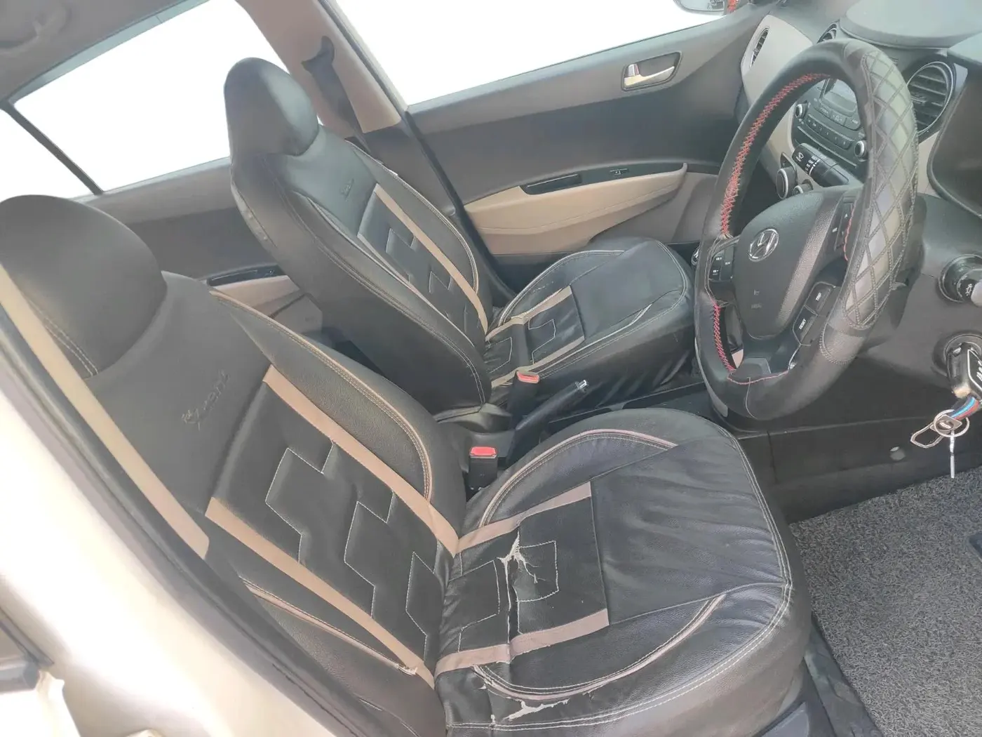 2016 Hyundai Xcent S 1.2, Petrol, Manual, 1,17,988 km, interior