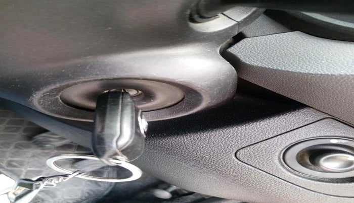 2021 Renault Kwid RXT 1.0 AMT (O), Petrol, Automatic, 70,974 km, interior