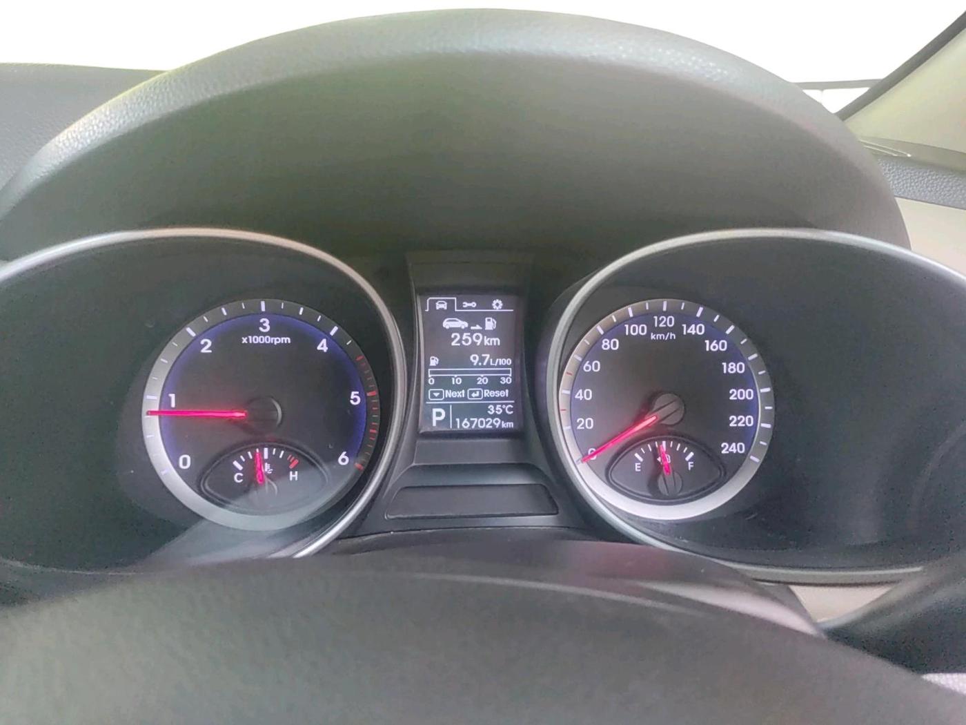2015 Hyundai Santa Fe 2 WD AT, Diesel, Automatic, 1,68,000 km, interior
