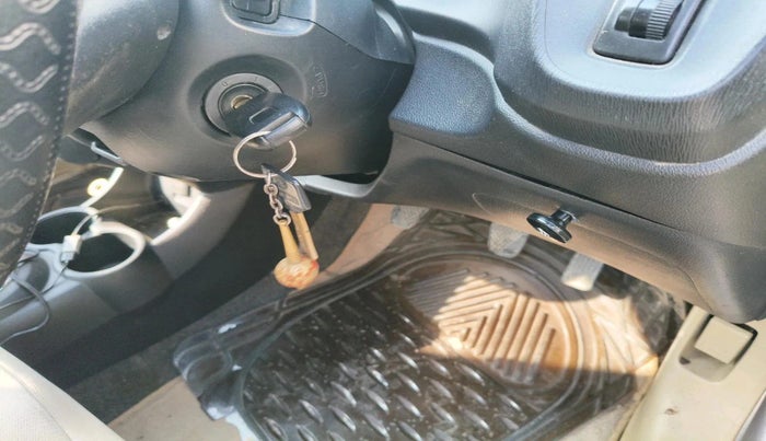 2014 Honda Amaze 1.5L I-DTEC S, Diesel, Manual, 1,37,237 km, interior