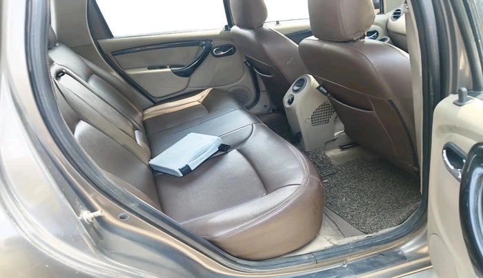 2014 Nissan Terrano XV D THP 110 PS, Diesel, Manual, 1,15,488 km, interior