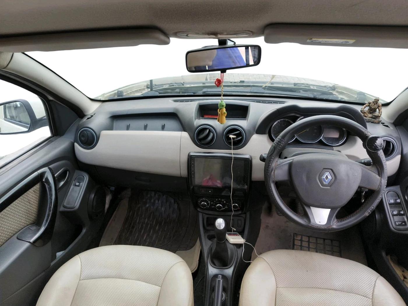 2015 Renault Duster 85 PS RXL DIESEL (OPT), Diesel, Manual, 1,71,455 km, interior