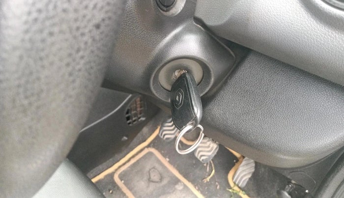 2017 Renault Kwid RXT 1.0, Petrol, Manual, 86,742 km, interior