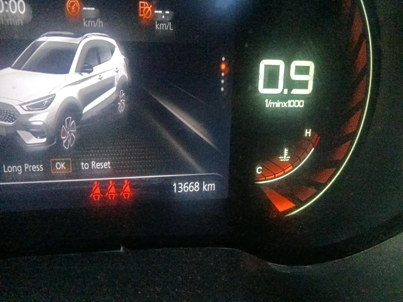 2024 MG ASTOR Select 1.5 MT (Ivory), Petrol, Manual, 13,668 km, interior