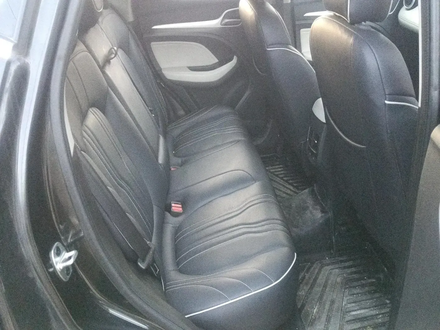 2024 MG ASTOR Select 1.5 MT (Ivory), Petrol, Manual, 13,668 km, interior