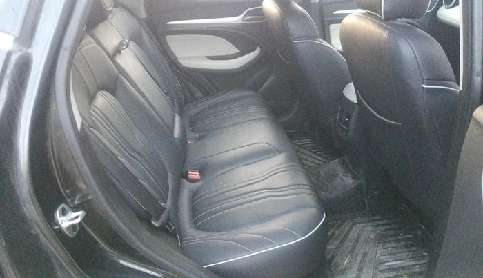 2024 MG ASTOR Select 1.5 MT (Ivory), Petrol, Manual, 13,668 km, interior