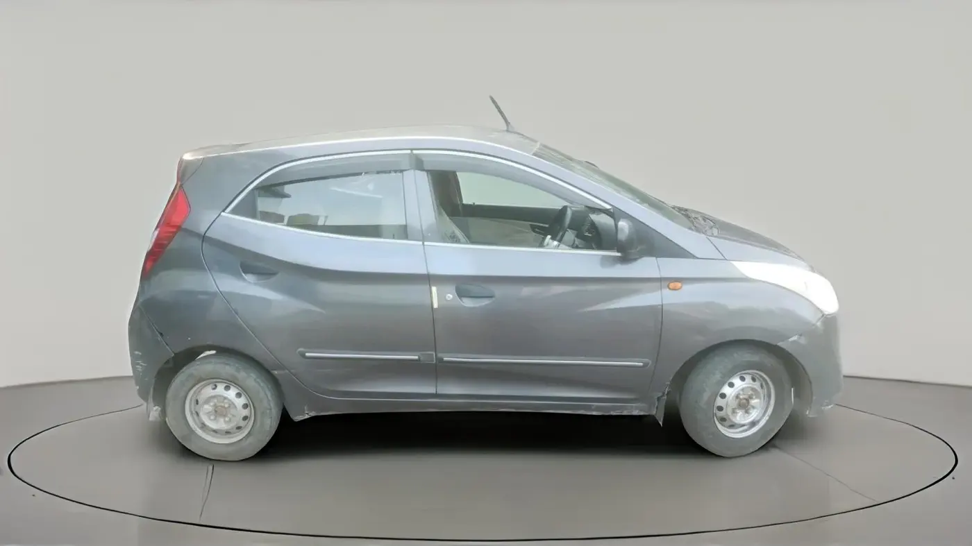 2016 Hyundai Eon ERA +, CNG, Manual, 1,13,131 km, exterior