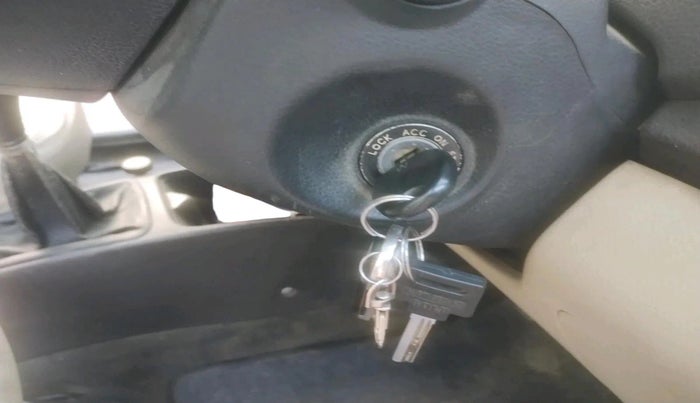 2016 Hyundai Eon ERA +, CNG, Manual, 1,13,131 km, interior