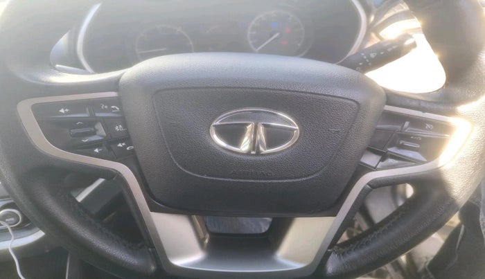 2019 Tata Harrier XT 2.0L KRYOTEC, Diesel, Manual, 52,545 km, interior