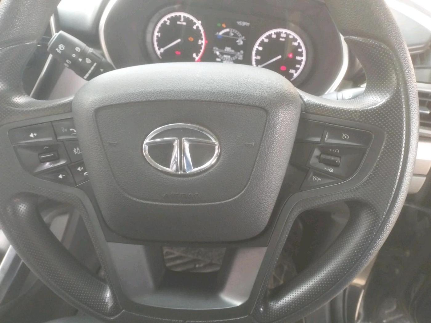 2021 Tata Harrier XT PLUS 2.0L KRYOTEC DARK EDITON, Diesel, Manual, 45,828 km, interior
