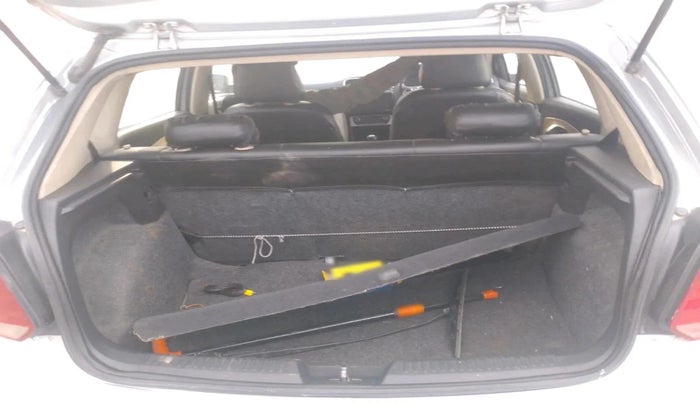 2015 Volkswagen Polo HIGHLINE1.2L, Petrol, Manual, 1,11,453 km, exterior